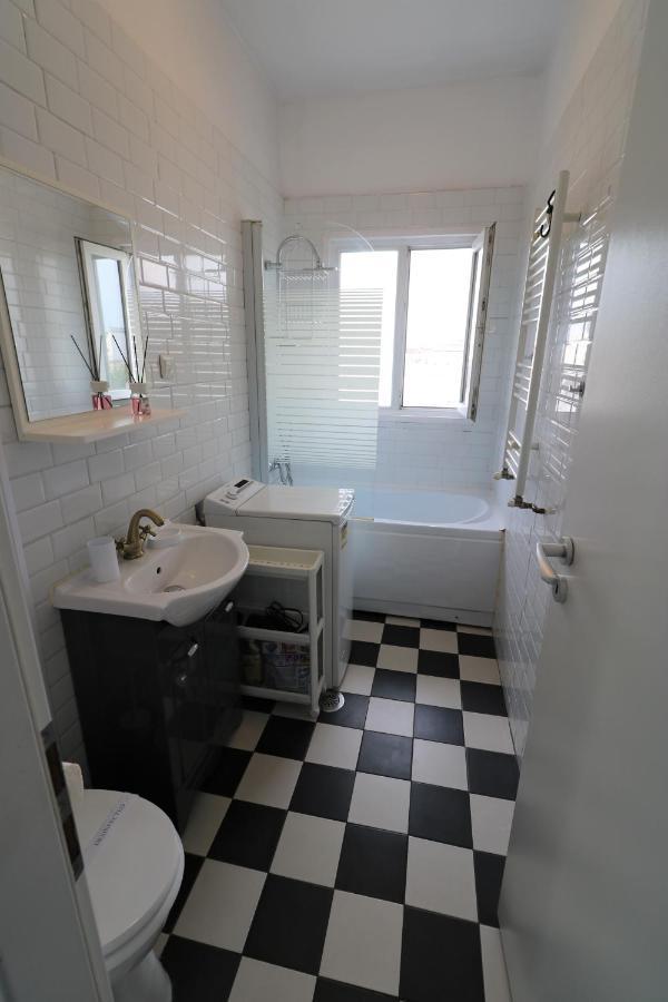 Serenity Heights Apartment: A Panoramic Haven Near Old Town - Free Minibar Бухарест Экстерьер фото