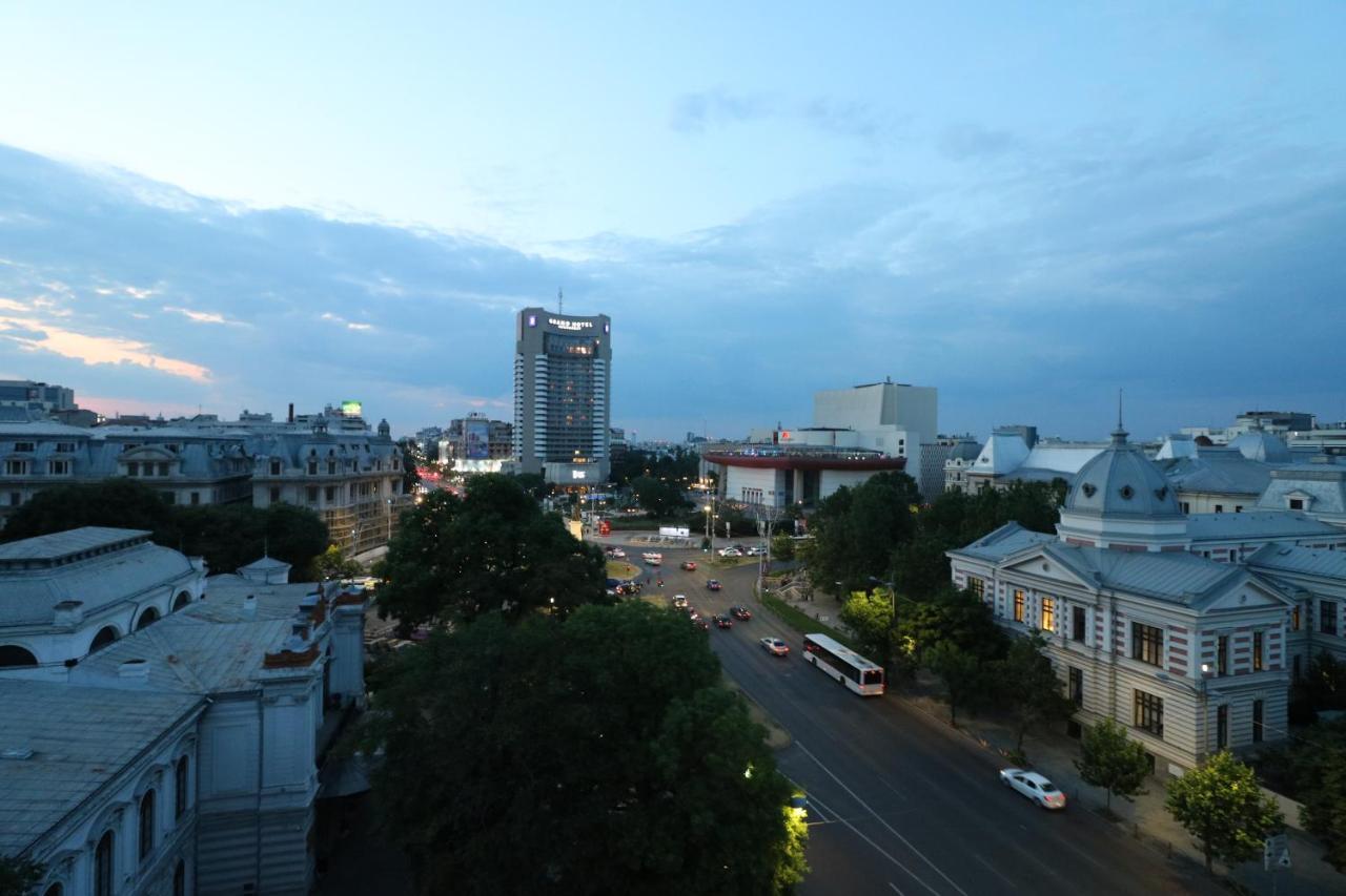 Serenity Heights Apartment: A Panoramic Haven Near Old Town - Free Minibar Бухарест Экстерьер фото
