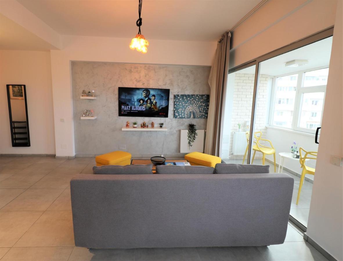 Serenity Heights Apartment: A Panoramic Haven Near Old Town - Free Minibar Бухарест Экстерьер фото
